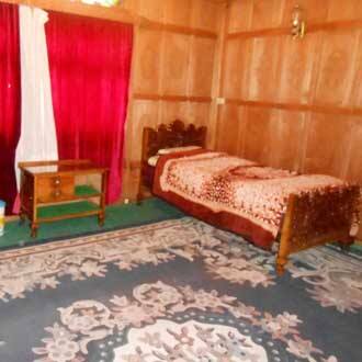 White Horse Houseboat, Srinagar 2